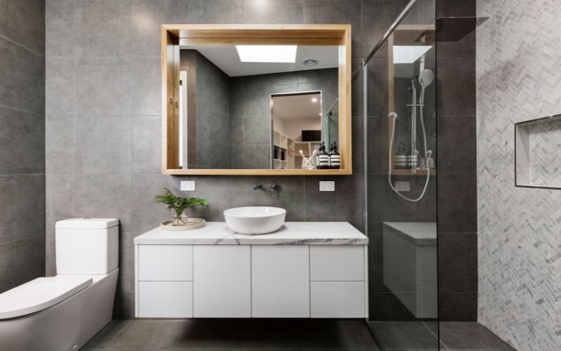 10 Small Bathroom Ideas to Maximize Your Space