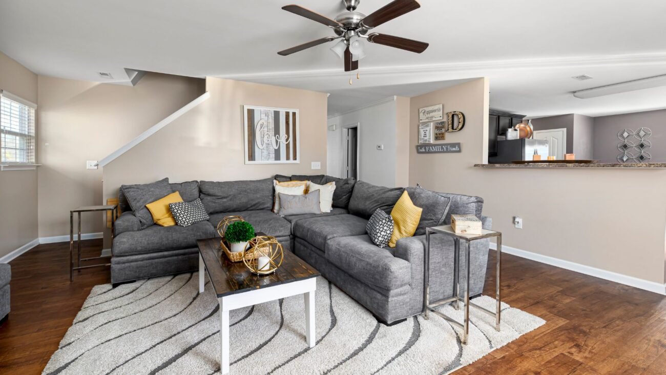 How to Make a Small Room Look Larger