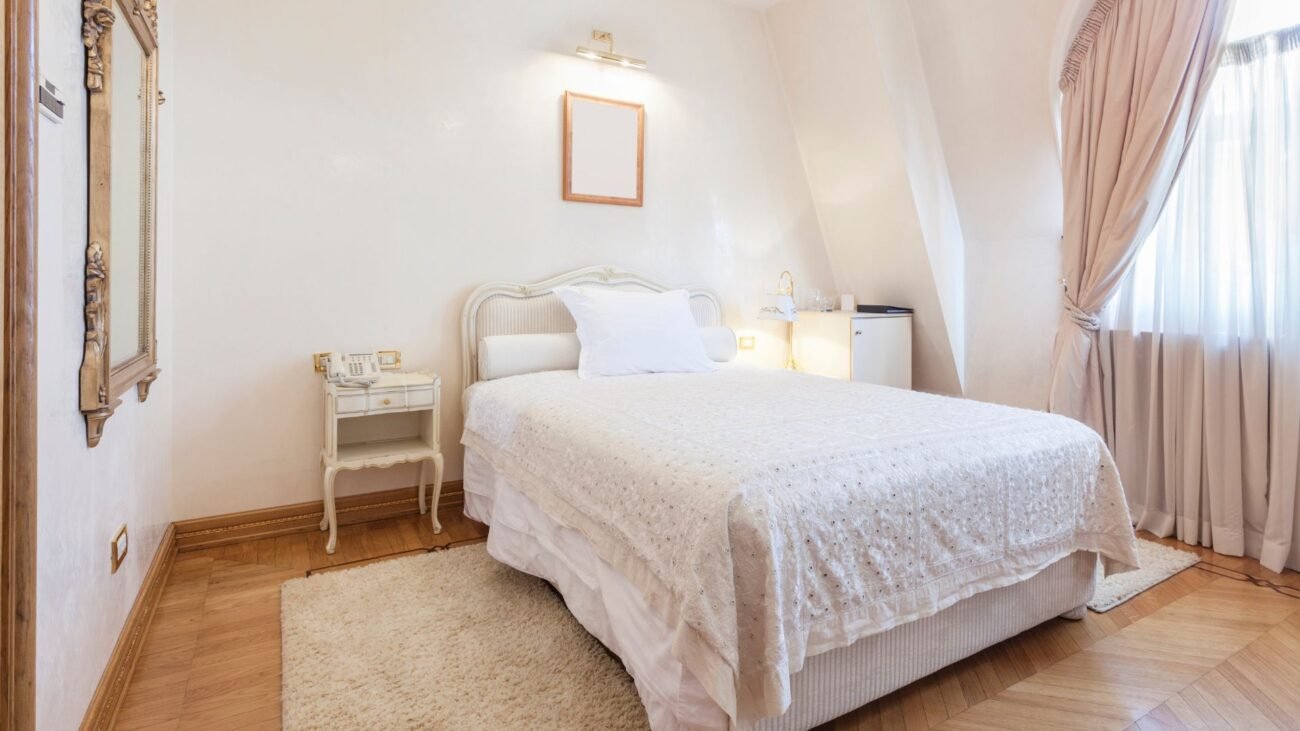How to Make a Small Room Look Larger