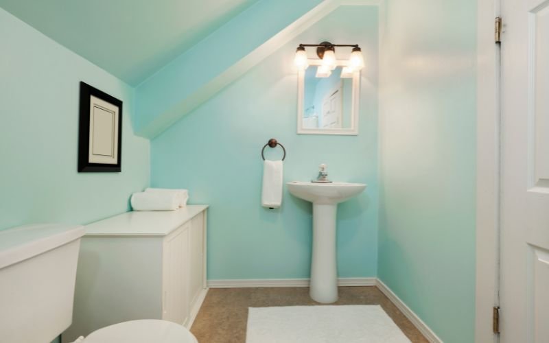 How to Maximize Space in a Small Bathroom