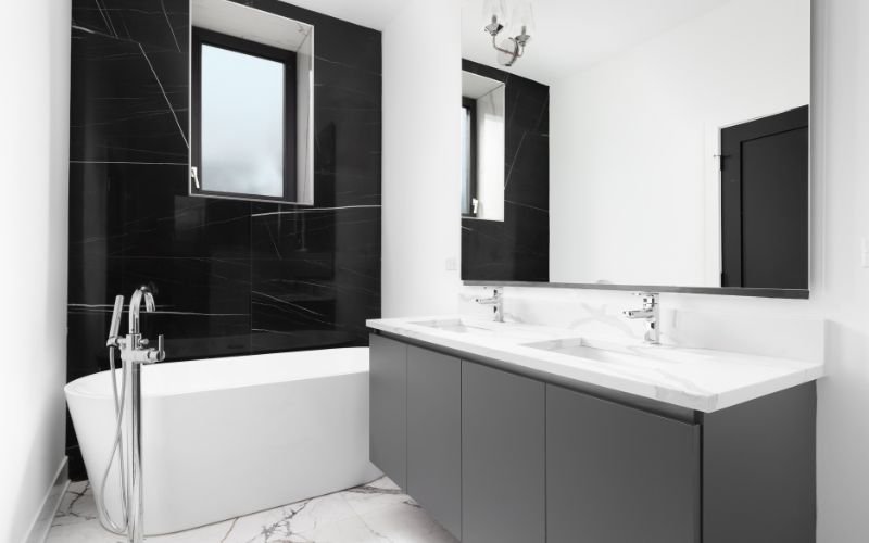 How to Maximize Space in a Small Bathroom