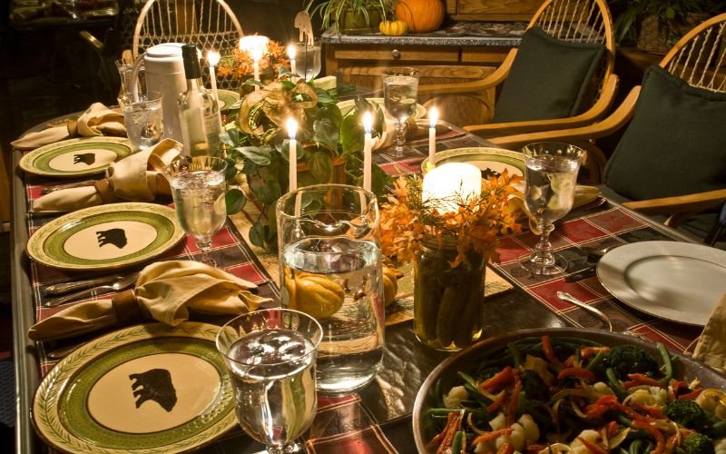 Decorate a Table for Thanksgiving Dinner