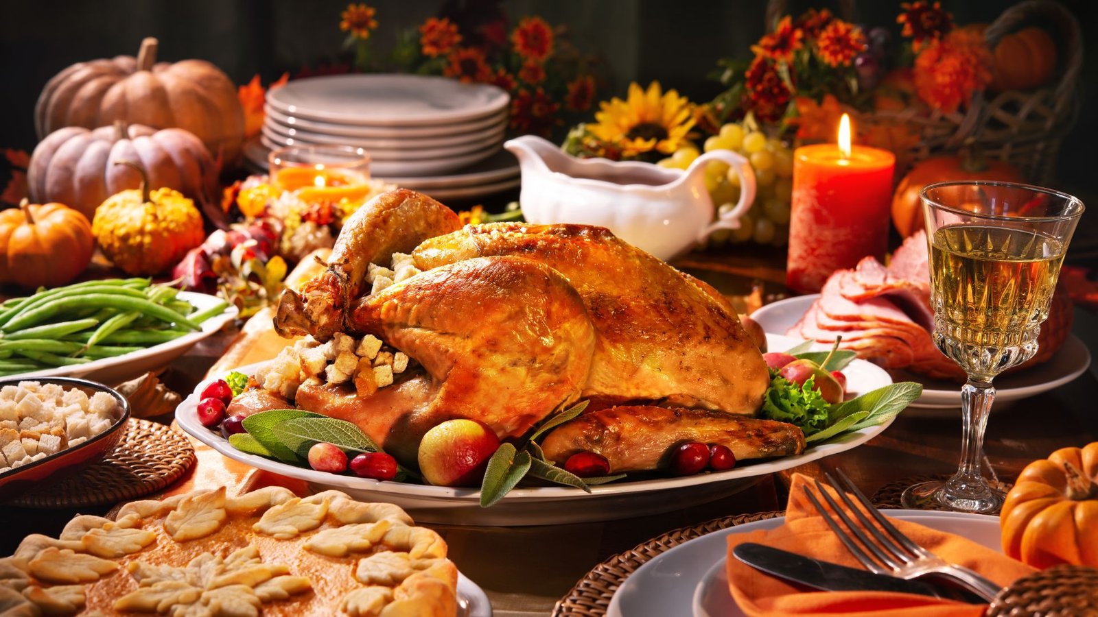 Decorate a Table for Thanksgiving Dinner