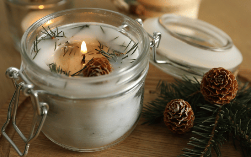 DIY Scented Pinecones 