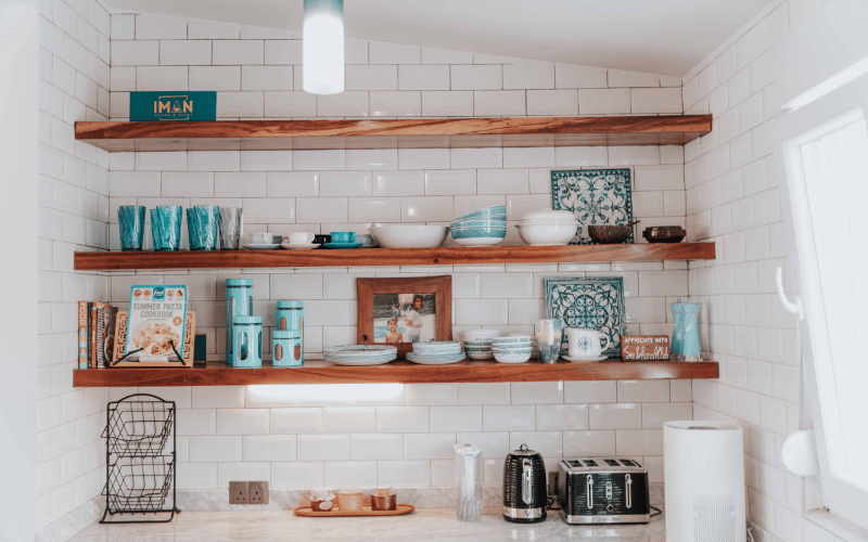 How to Decorate Kitchen Shelves