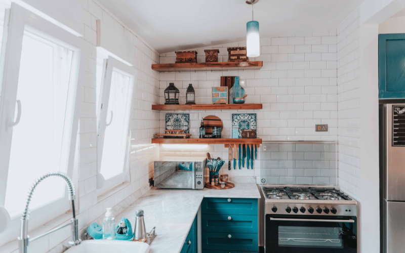 How to Decorate Kitchen Shelves